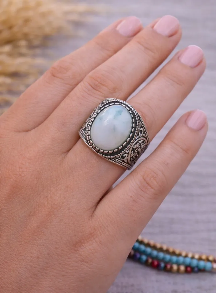 anillo piedra blanca 1 .webp