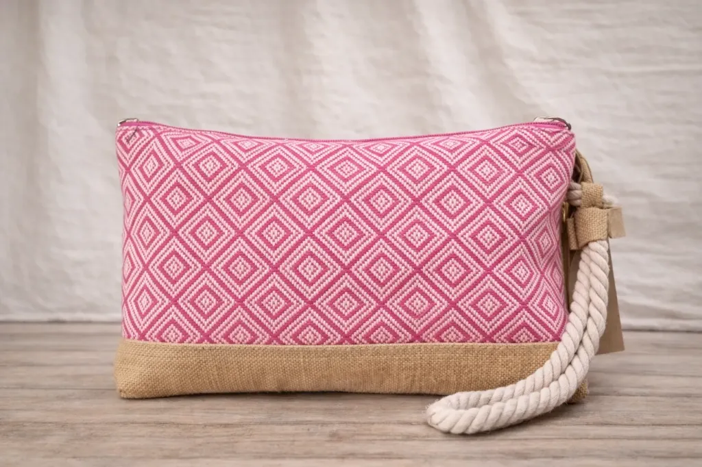 BOLSO DE MANO ROMBOS