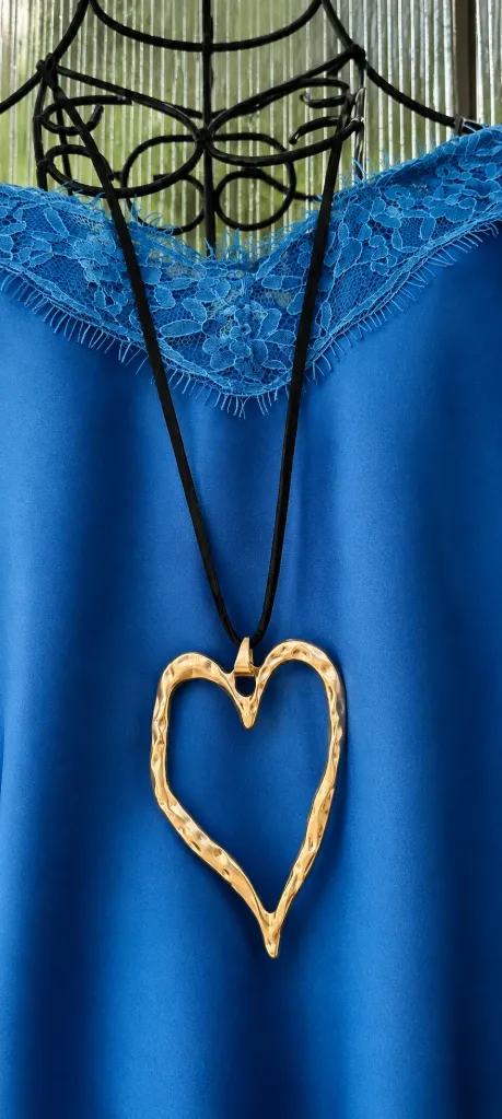 COLLAR LOVE