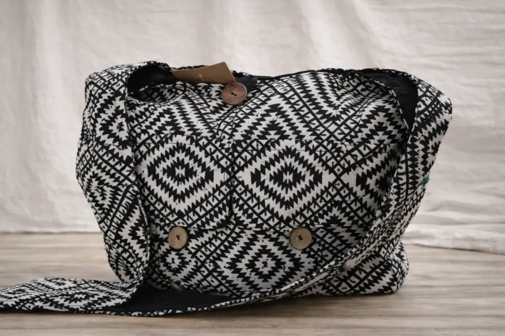 BOLSO BANDOLERA TRIBAL POKE